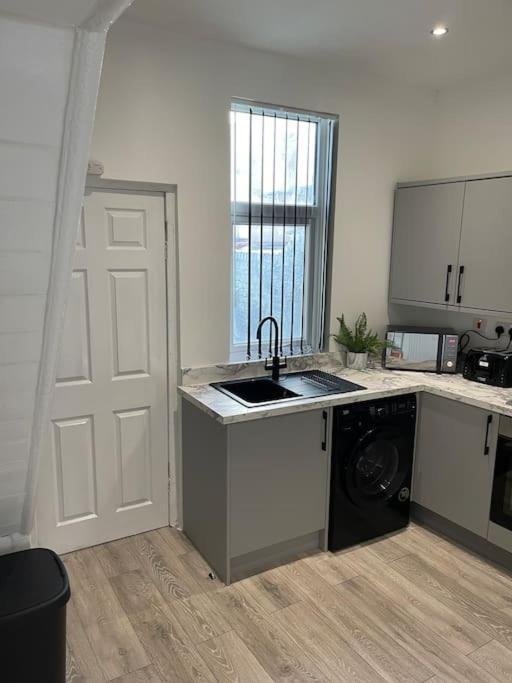 Luxury Accommodation. Wallasey Extérieur photo